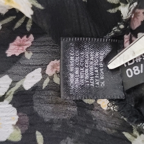 Sheer floral adjustable spaghetti strap baby doll top. - Picture 7 of 7